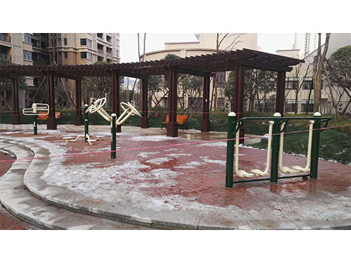 小区健身器材，儿童游乐设施，epdm橡胶地面，幼儿园桌椅，硅pu球场